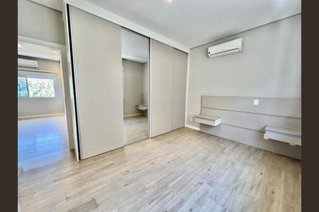 Casa de condomínio à venda com 300m², 3 quartos e 4 vagas Casa de condomínio à venda com 300m², 3 quartos e 4 vagasFoto 29