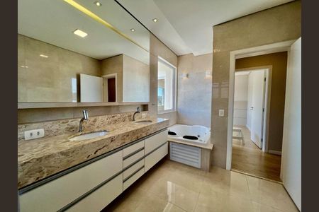 Casa de condomínio à venda com 300m², 3 quartos e 4 vagas Casa de condomínio à venda com 300m², 3 quartos e 4 vagasFoto 42