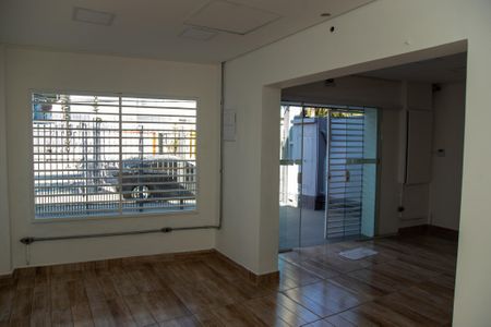 Casa à venda com 160m², 3 quartos e 2 vagas Casa à venda com 160m², 3 quartos e 2 vagasSala