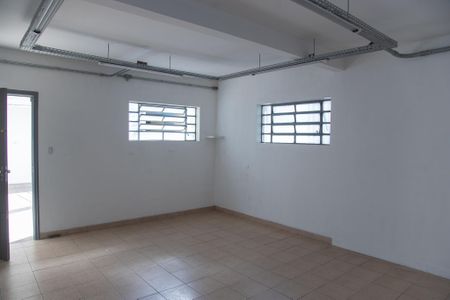 Casa à venda com 160m², 3 quartos e 2 vagas Casa à venda com 160m², 3 quartos e 2 vagasSala