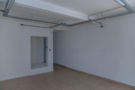 Casa à venda com 160m², 3 quartos e 2 vagas Casa à venda com 160m², 3 quartos e 2 vagasSala