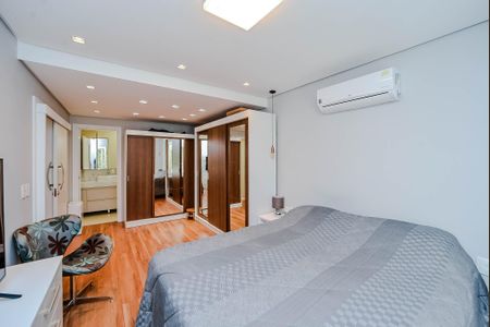 Casa à venda com 330m², 3 quartos e 8 vagas Casa à venda com 330m², 3 quartos e 8 vagasSuíte 1
