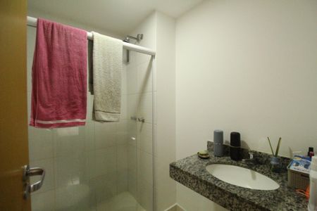 Apartamento à venda com 82m², 3 quartos e 1 vagaBanheiro da suíte 2