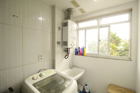 Apartamento à venda com 82m², 3 quartos e 1 vagaÁrea de serviço