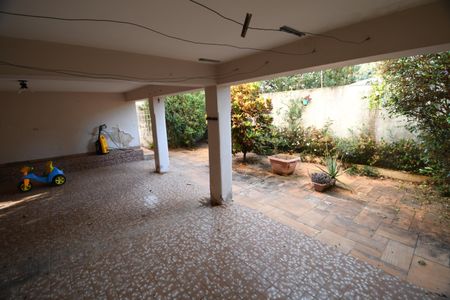 Casa à venda com 330m², 3 quartos e 6 vagasÁrea de Serviço