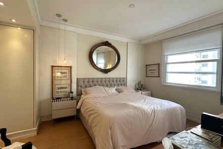 Apartamento à venda com 167m², 3 quartos e 1 vaga Apartamento à venda com 167m², 3 quartos e 1 vagaSuíte