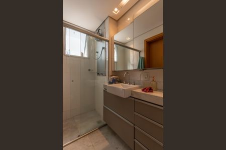 Apartamento para alugar com 209m², 4 quartos e 4 vagas Apartamento para alugar com 209m², 4 quartos e 4 vagasBanheiro Suíte 1