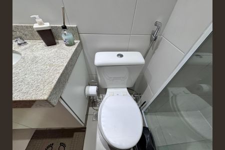 Apartamento à venda com 100m², 2 quartos e 2 vagas Apartamento à venda com 100m², 2 quartos e 2 vagasBanheiro da Suíte