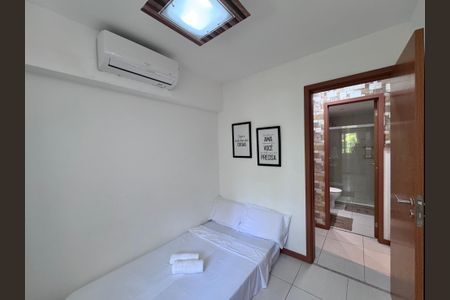 Apartamento à venda com 100m², 2 quartos e 2 vagas Apartamento à venda com 100m², 2 quartos e 2 vagasQuarto