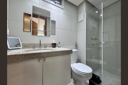 Apartamento à venda com 100m², 2 quartos e 2 vagas Apartamento à venda com 100m², 2 quartos e 2 vagasBanheiro da Suíte