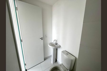 Apartamento para alugar com 32m², 2 quartos e sem vaga Apartamento para alugar com 32m², 2 quartos e sem vagaBanheiro