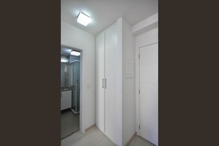 Apartamento à venda com 40m², 1 quarto e 1 vagaArmário do Corredor