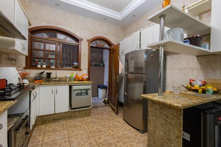 Casa à venda com 489m², 5 quartos e 2 vagasCozinha