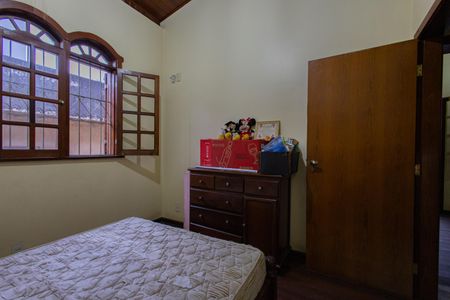 Casa à venda com 489m², 5 quartos e 2 vagasQuarto 4