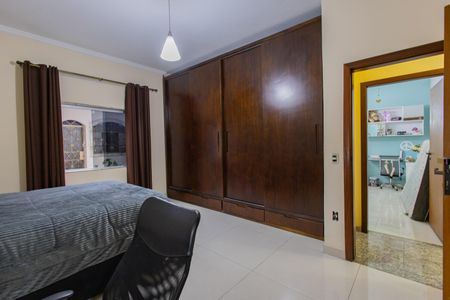 Casa à venda com 489m², 5 quartos e 2 vagasSuíte 