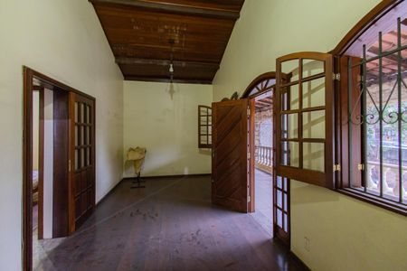 Casa à venda com 489m², 5 quartos e 2 vagasSala 2