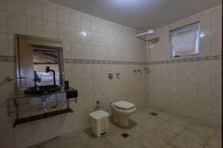 Casa à venda com 489m², 5 quartos e 2 vagasBanheiro de Serviço