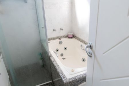 Apartamento para alugar com 172m², 4 quartos e 4 vagasBanheiro da Suíte 2