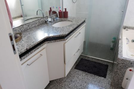 Apartamento para alugar com 172m², 4 quartos e 4 vagasBanheiro da Suíte 2