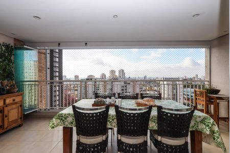 Apartamento à venda com 128m², 3 quartos e 2 vagas Apartamento à venda com 128m², 3 quartos e 2 vagasVaranda