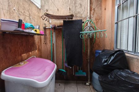 Casa de condomínio à venda com 63m², 2 quartos e 1 vagaÁrea de Serviço