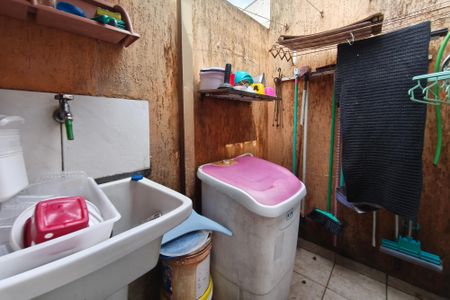 Casa de condomínio à venda com 63m², 2 quartos e 1 vagaÁrea de Serviço