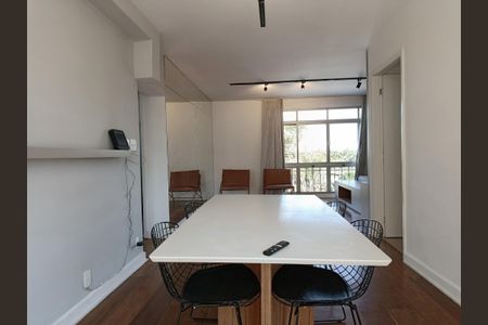 Apartamento para alugar com 110m², 3 quartos e 1 vaga Apartamento para alugar com 110m², 3 quartos e 1 vagaSala