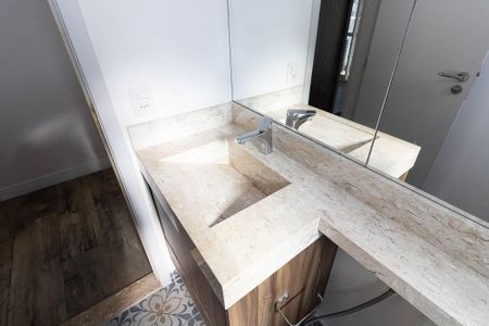 Apartamento à venda com 93m², 2 quartos e 2 vagas Apartamento à venda com 93m², 2 quartos e 2 vagasBanheiro da Suíte 1