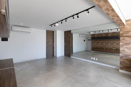Apartamento à venda com 93m², 2 quartos e 2 vagas Apartamento à venda com 93m², 2 quartos e 2 vagasSala