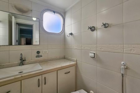 Apartamento para alugar com 200m², 2 quartos e 1 vaga Apartamento para alugar com 200m², 2 quartos e 1 vagaBanheiro da Suíte