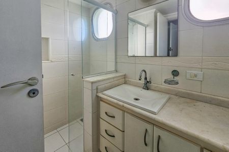 Apartamento para alugar com 200m², 2 quartos e 1 vaga Apartamento para alugar com 200m², 2 quartos e 1 vagaBanheiro da Suíte