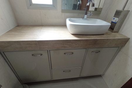 Apartamento para alugar com 58m², 2 quartos e sem vaga Apartamento para alugar com 58m², 2 quartos e sem vagaBanheiro