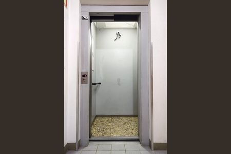 Apartamento para alugar com 58m², 2 quartos e sem vaga Apartamento para alugar com 58m², 2 quartos e sem vagaElevador