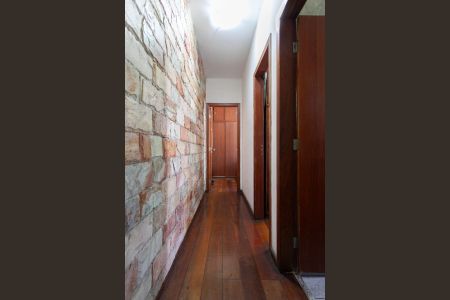 Casa à venda com 120m², 2 quartos e 2 vagas Casa à venda com 120m², 2 quartos e 2 vagasCorredor