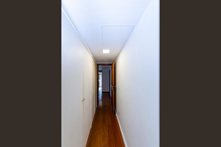 Apartamento à venda com 138m², 4 quartos e 2 vagas Apartamento à venda com 138m², 4 quartos e 2 vagasSuíte