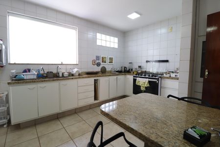 Casa para alugar com 350m², 4 quartos e 4 vagasCozinha
