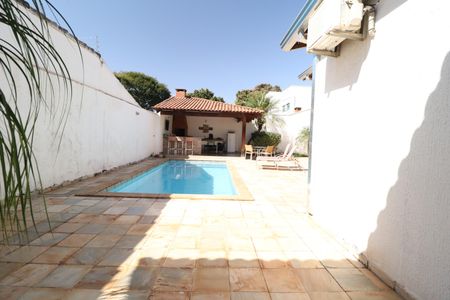 Casa para alugar com 350m², 4 quartos e 4 vagasPiscina