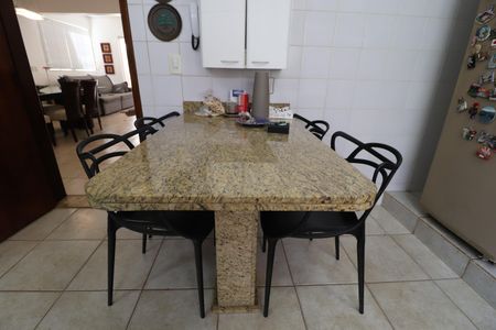 Casa para alugar com 350m², 4 quartos e 4 vagasCozinha