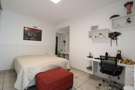 Casa para alugar com 350m², 4 quartos e 4 vagasSuíte 1