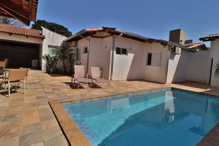 Casa para alugar com 350m², 4 quartos e 4 vagasPiscina