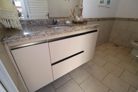 Casa para alugar com 350m², 4 quartos e 4 vagasBanheiro da Piscina