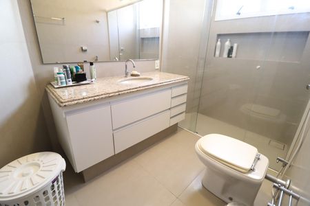 Casa para alugar com 350m², 4 quartos e 4 vagasBanheiro Suíte 3