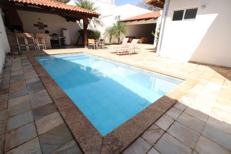 Casa para alugar com 350m², 4 quartos e 4 vagasPiscina