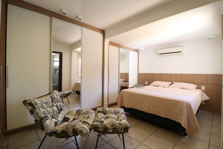 Casa para alugar com 350m², 4 quartos e 4 vagasSuíte 4