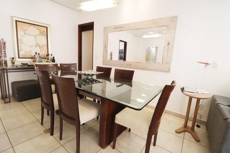 Casa para alugar com 350m², 4 quartos e 4 vagasSala