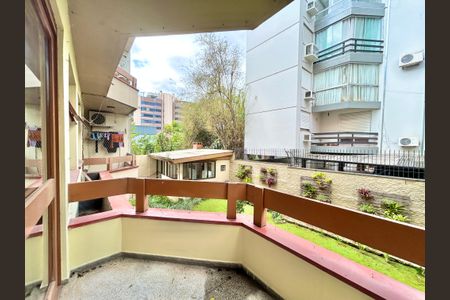 Apartamento à venda com 68m², 2 quartos e 1 vaga Apartamento à venda com 68m², 2 quartos e 1 vagaVaranda