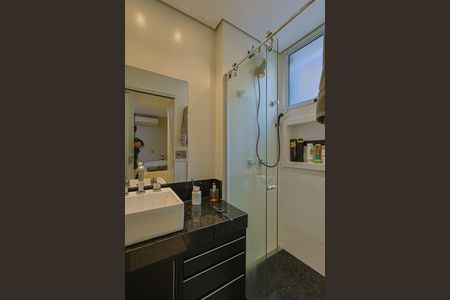 Apartamento à venda com 314m², 4 quartos e 5 vagasBanheiro da Suíte 2