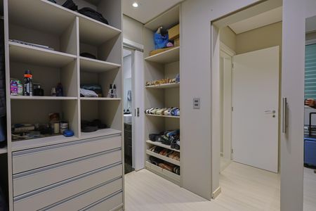 Apartamento à venda com 314m², 4 quartos e 5 vagasQuarto 2