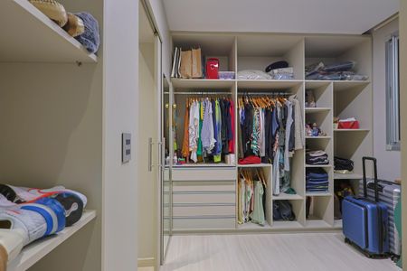 Apartamento à venda com 314m², 4 quartos e 5 vagasQuarto 2