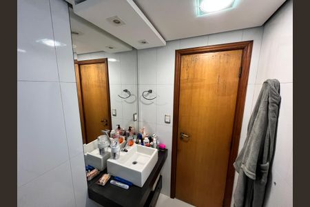 Apartamento à venda com 79m², 3 quartos e 1 vagaBanheiro